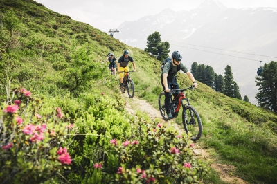 Bild: E-mountain biking trail in the Arlberg region during summer